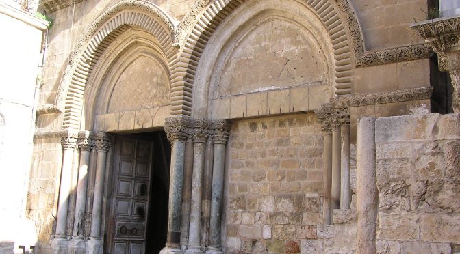 Otváranie brány Baziliky Svätého hrobu